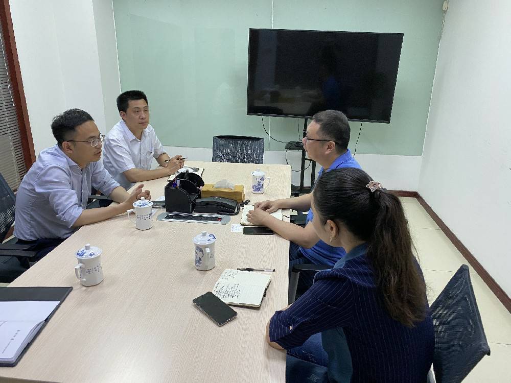 无锡市工信局领导来米兰官方网站-米兰online(中国)科技开展“三联三解”活动